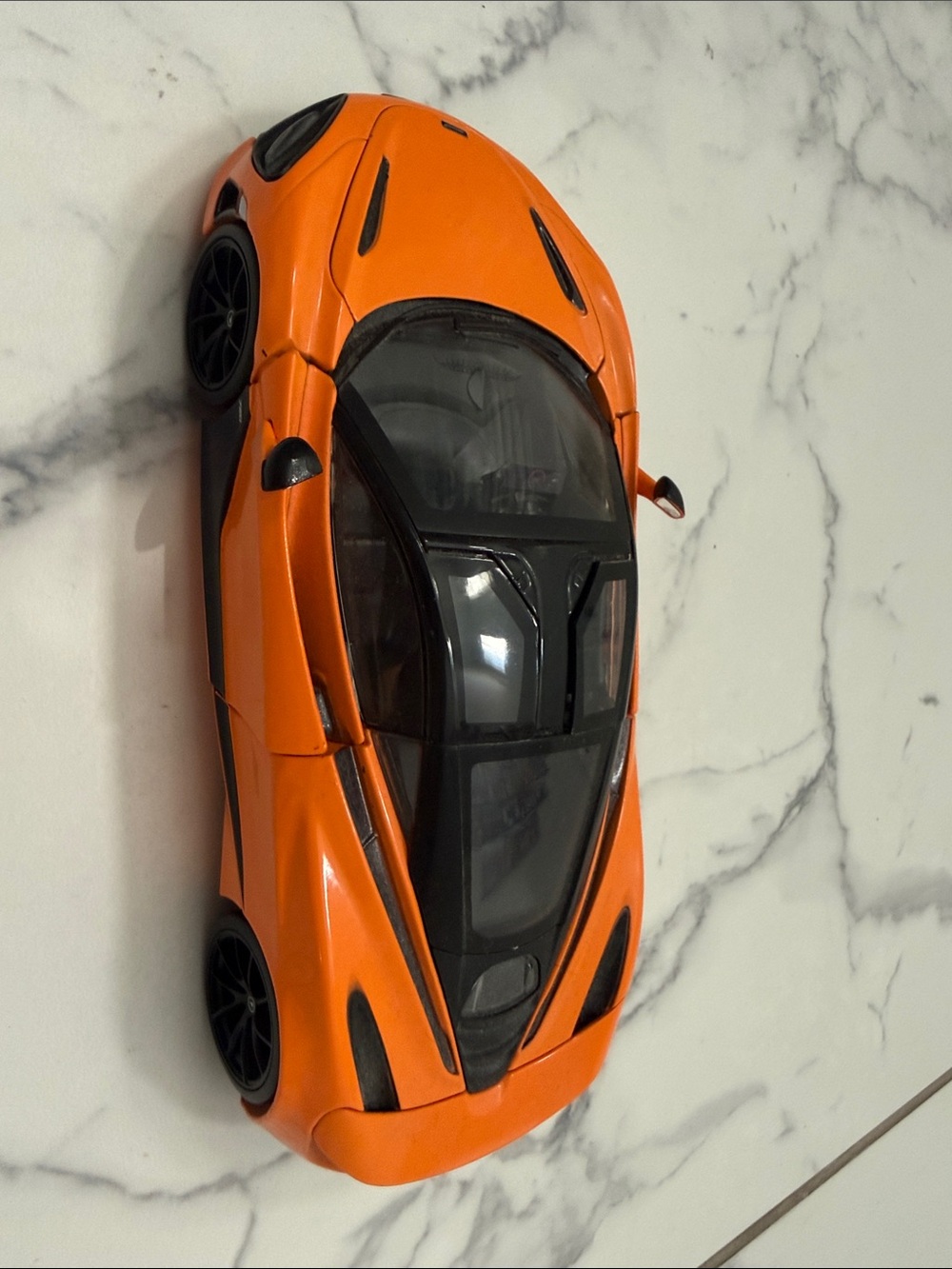 McLaren 720S Orange 1:24 Scale Diecast Model Car – 20 cm